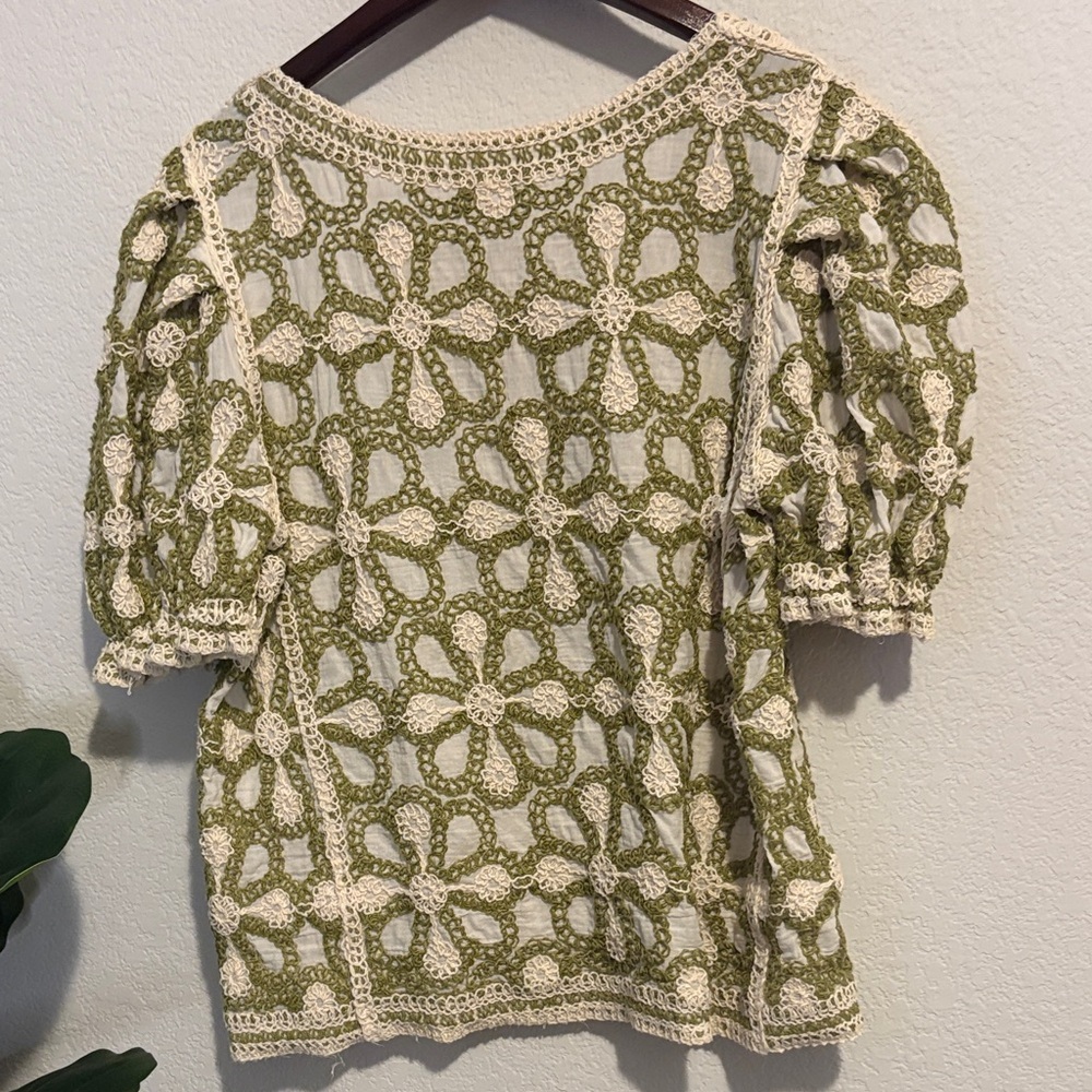 Solitaire Green and Cream Floral Crochet Blouse - Picture 6 of 7